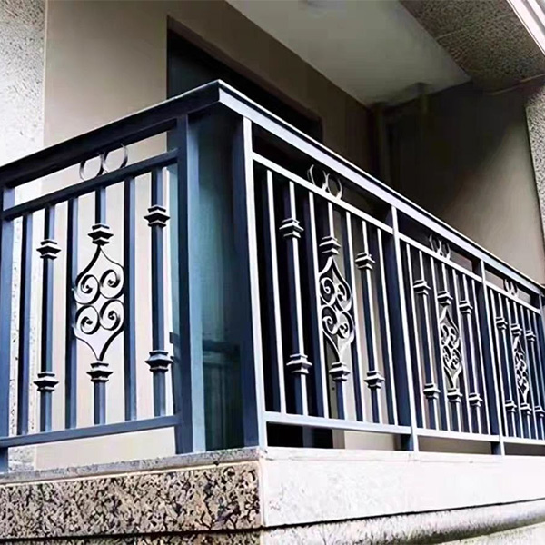 16Diseños personalizados de barandilla de escaleira de aceiro inoxidable para terraza exterior de ferro forxado (8)