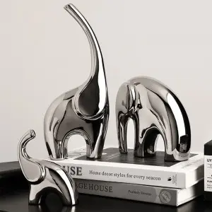 Metal Elephant Family: Elegant Interior Decoration