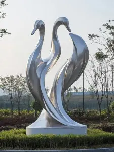 Custom Large Outdoor Metal Sculpture – Polished Stainless Steel Design