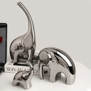Metal Elephant Family: Elegant Interior Decoration
